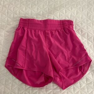 Lululemon hotty hots high rise 4 in SONIC PINK